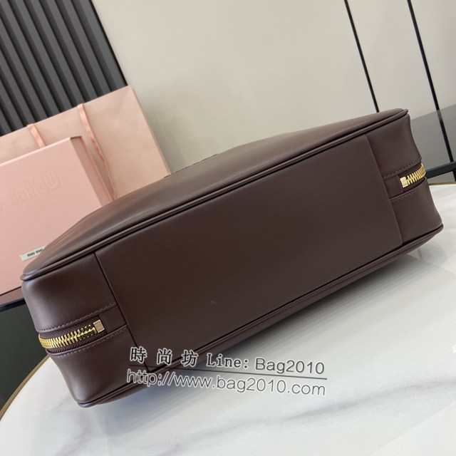 miumiu專櫃繆繆最新款原廠公事包Beau手袋手提包 jh2337型號：5bb117，5bb163